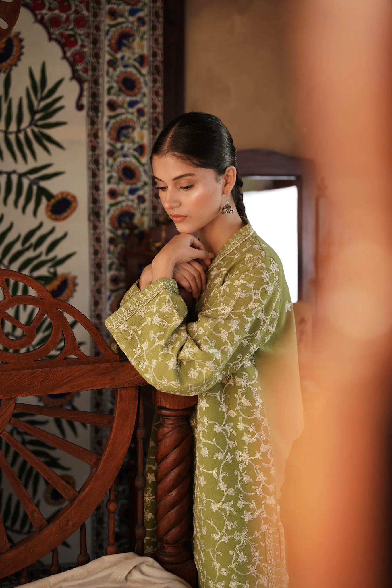 40% OFF CRESS GREEN KASHMIRI AARI TWO PIECE SET (NPA2-23331)