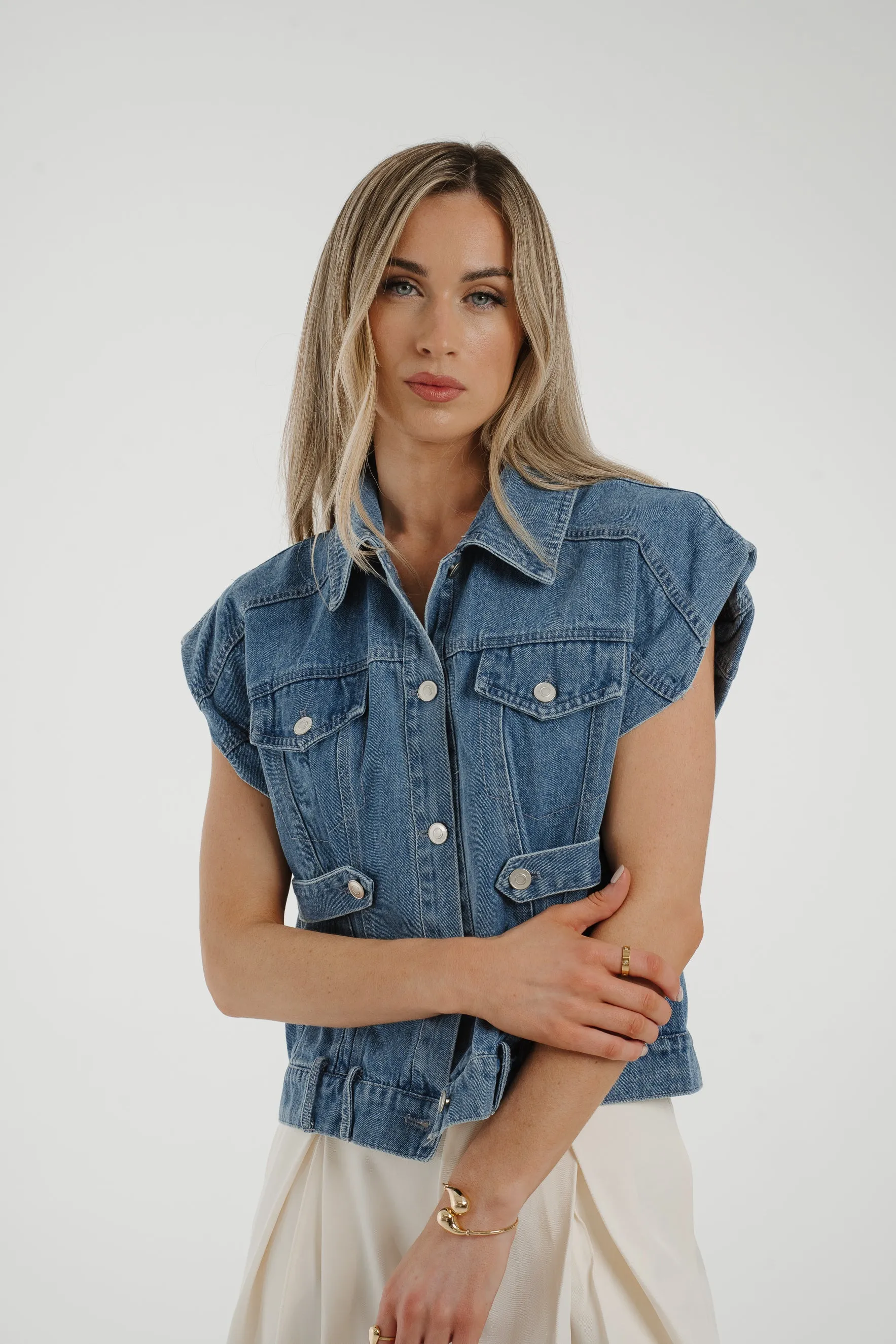 Caitlyn Sleeveless Denim Jacket In Mid Wash