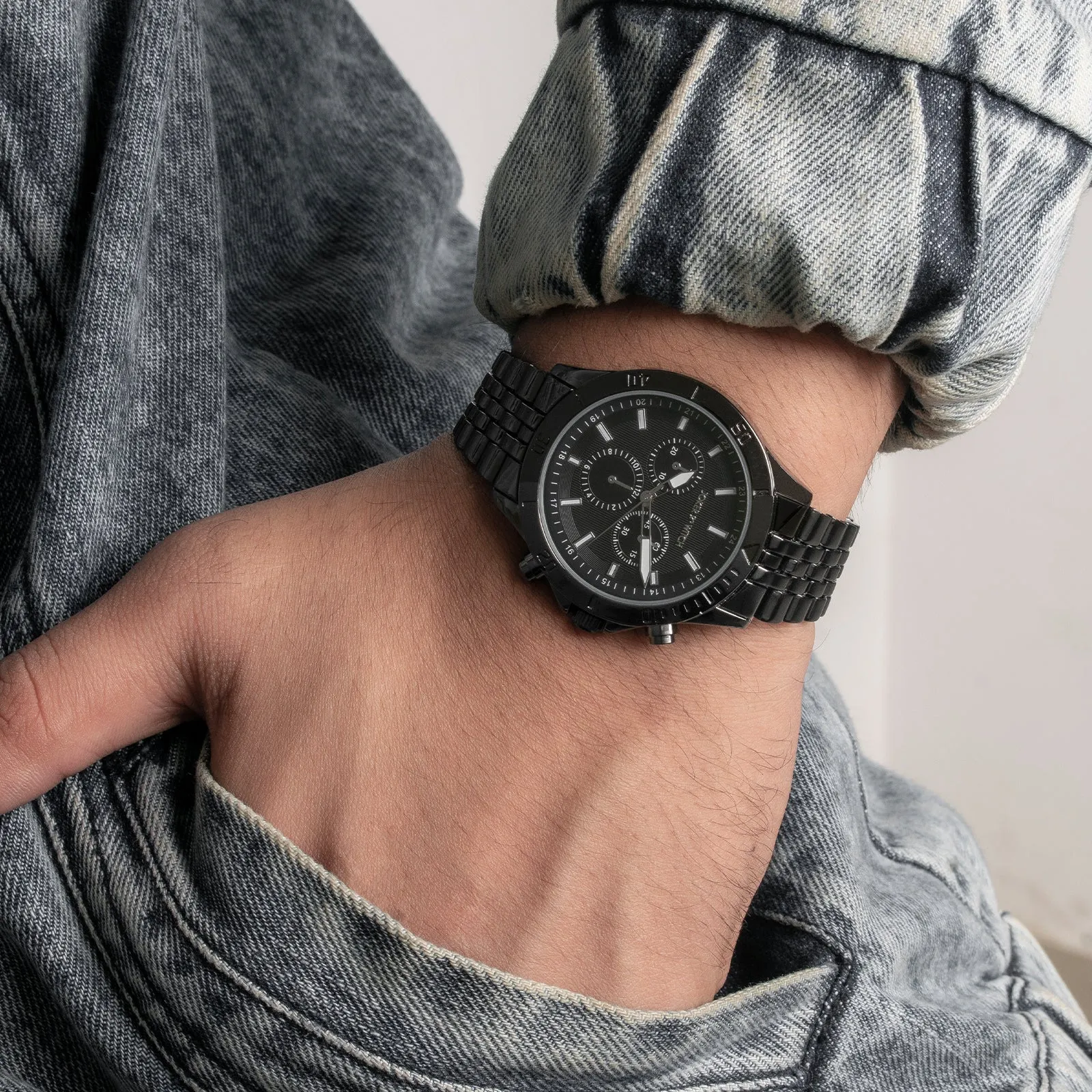 Connery All Black Metallic Strap Watch