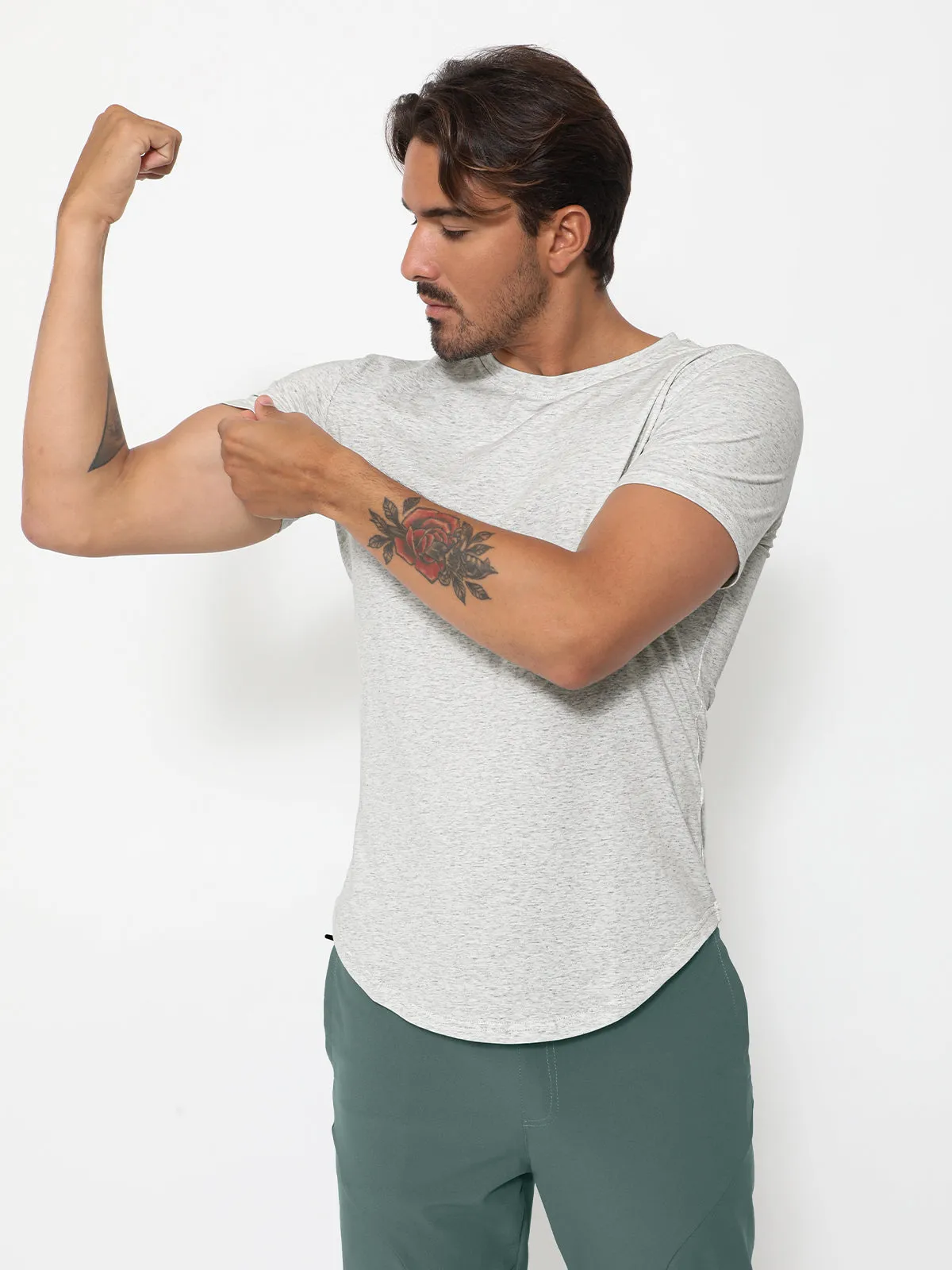 Kore Curved Hem T-shirt Muscle Fit Crew Neck