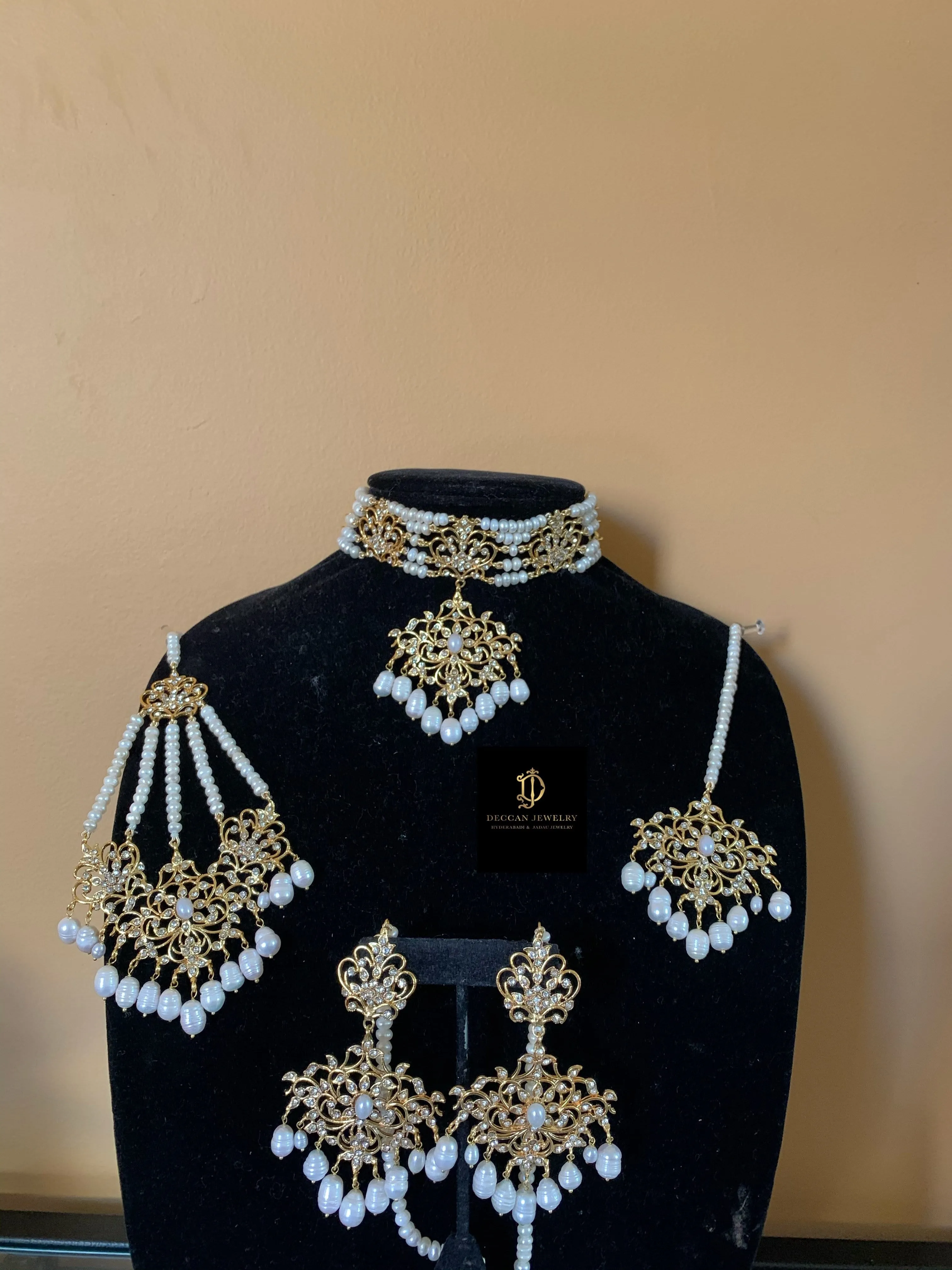 Niya bridal set in fresh water pearls (SHIPS IN 3 WEEKS  )